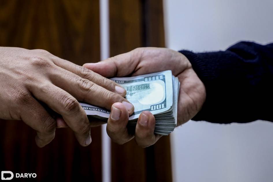 Фарғонада Қишлоқ хўжалиги бошқармаси мутахассиси 50 минг доллар пора олаётганда ушланди